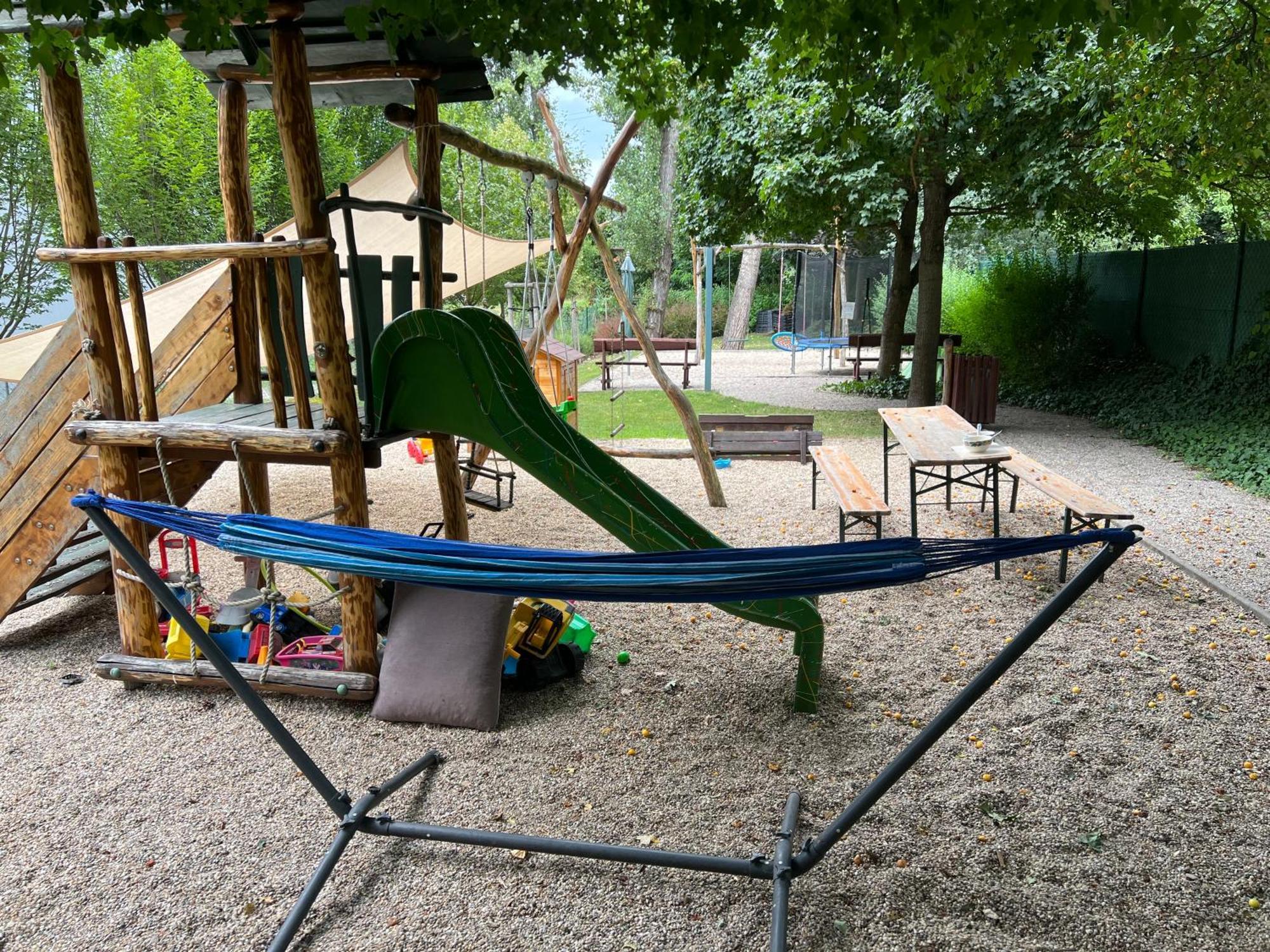 Forest Park Garden Apartment Bratislava Eksteriør bilde